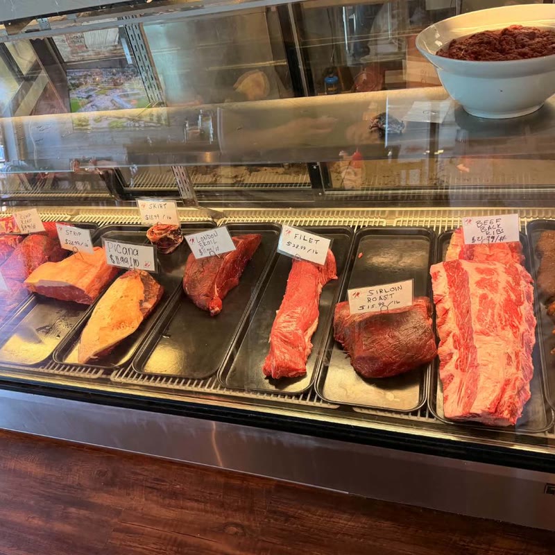 Fresh cuts in the butcher case at The Butcher&rsquo;s Pantry.